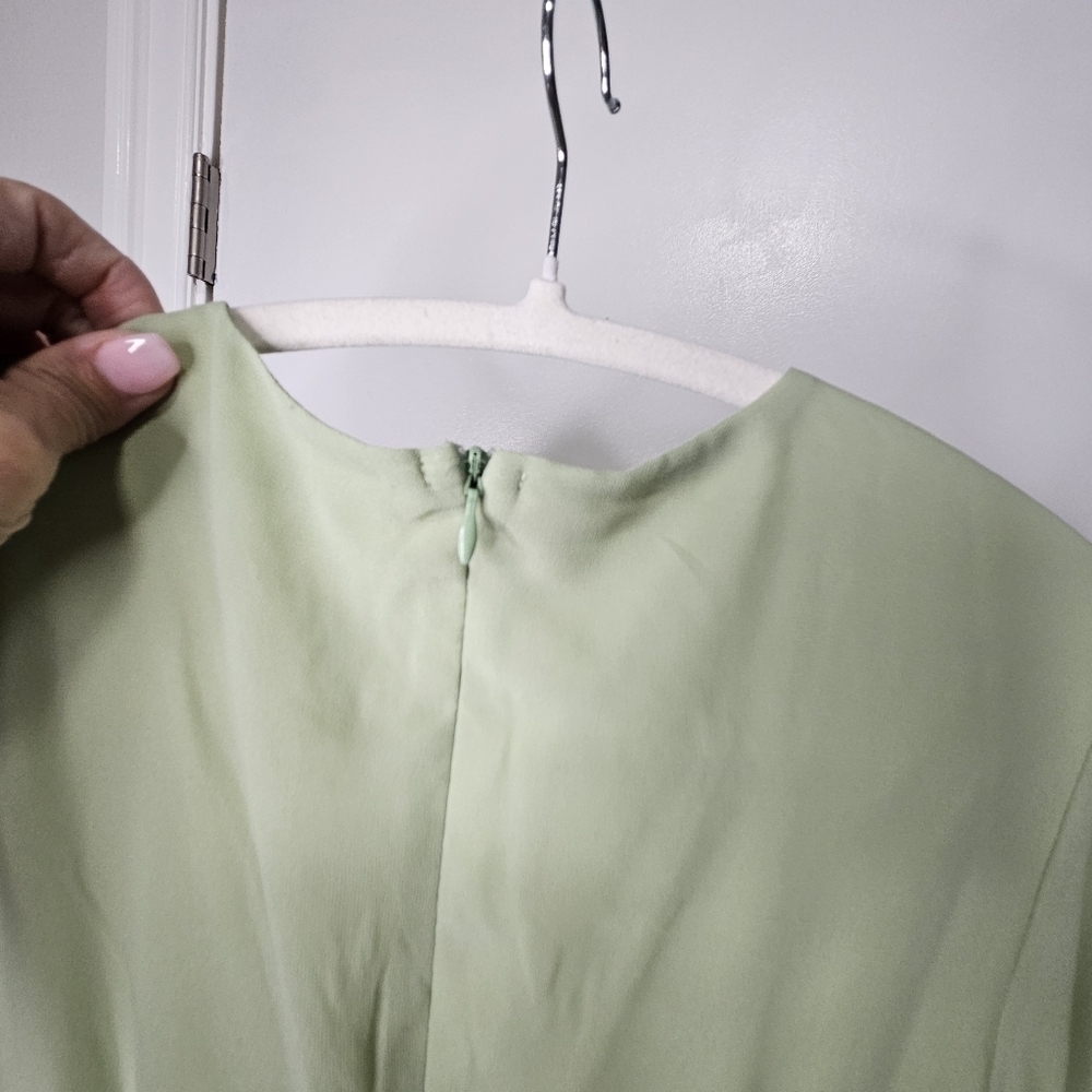 Area Stars Sage Maggie Bell Sleeve Midi Dress V Neck Bustline Pleat Size Small - Picture 12 of 16